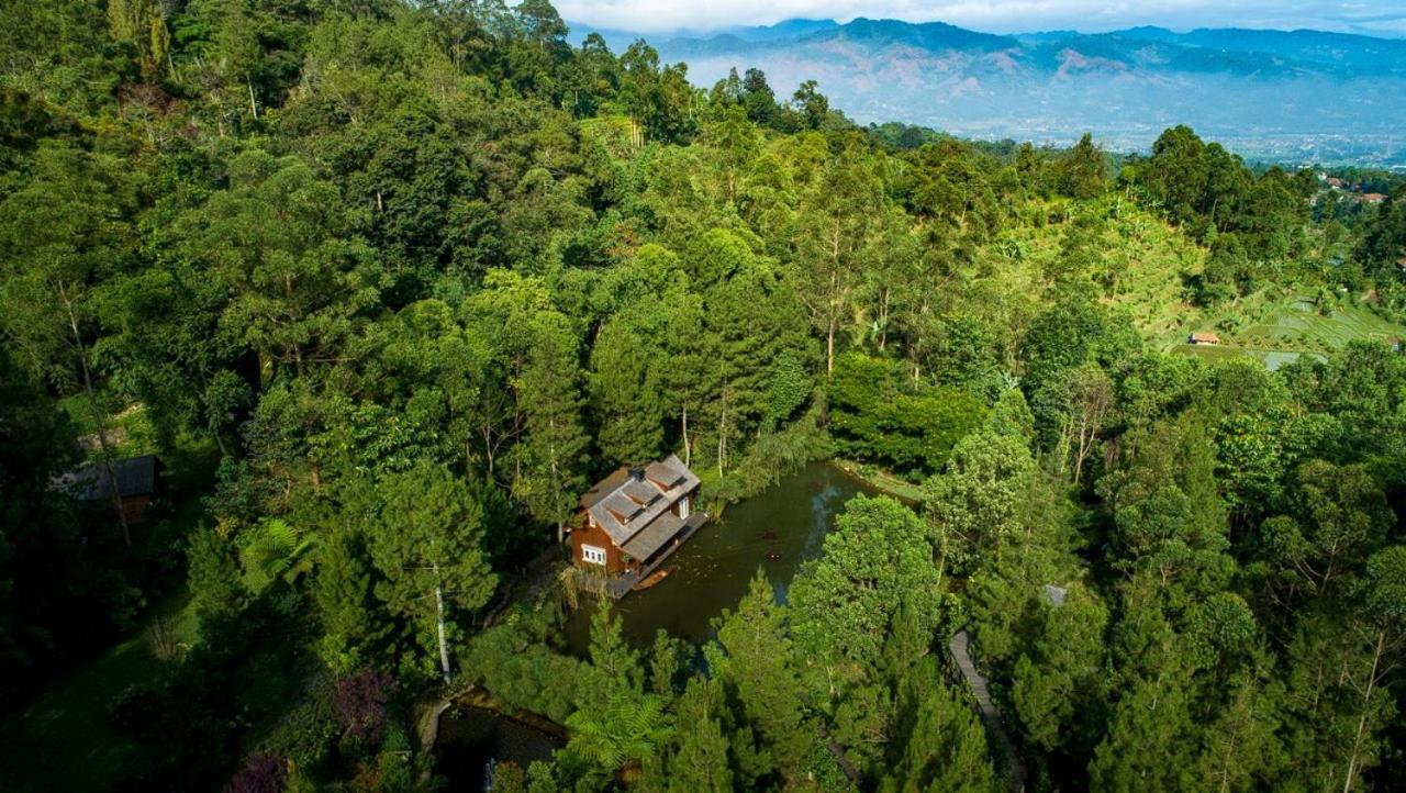 Taman Wisata Bougenville Malabar  ภายนอก รูปภาพ